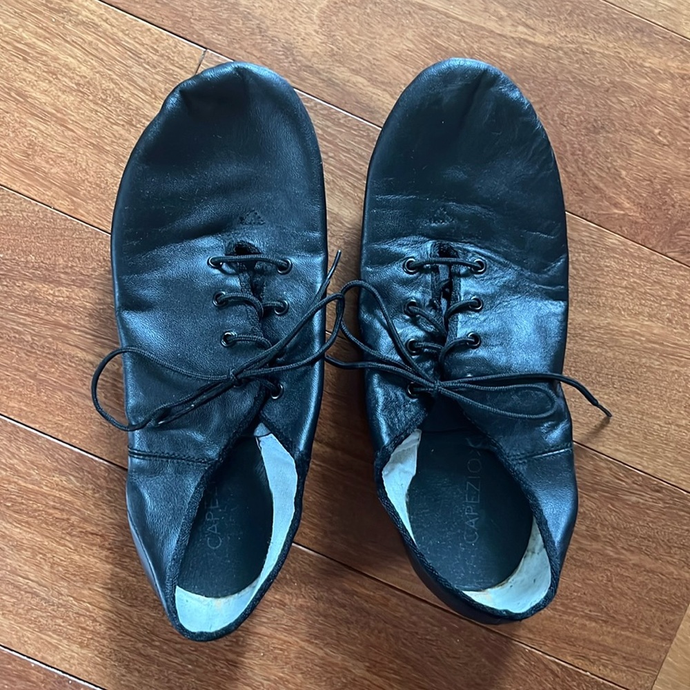 Capezio Jazz shoes with laces men's size 8 Ladies size 10